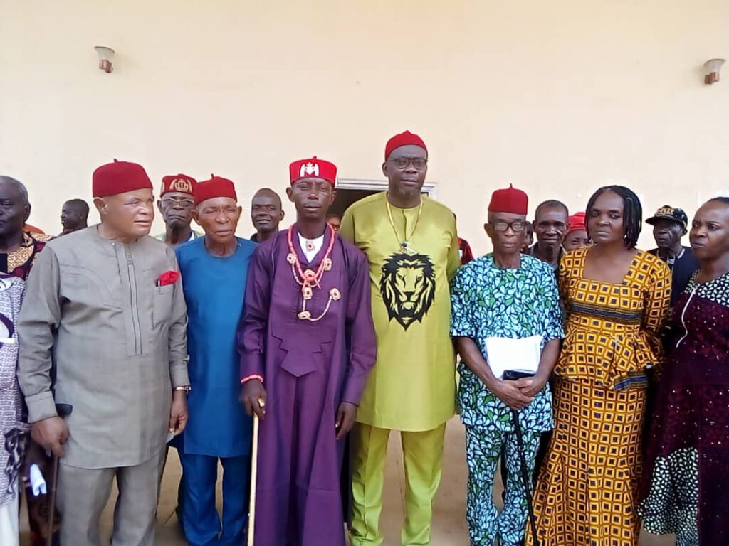 Isiebu Autonomous Community Presents Bernard Duru As Eze-Elect