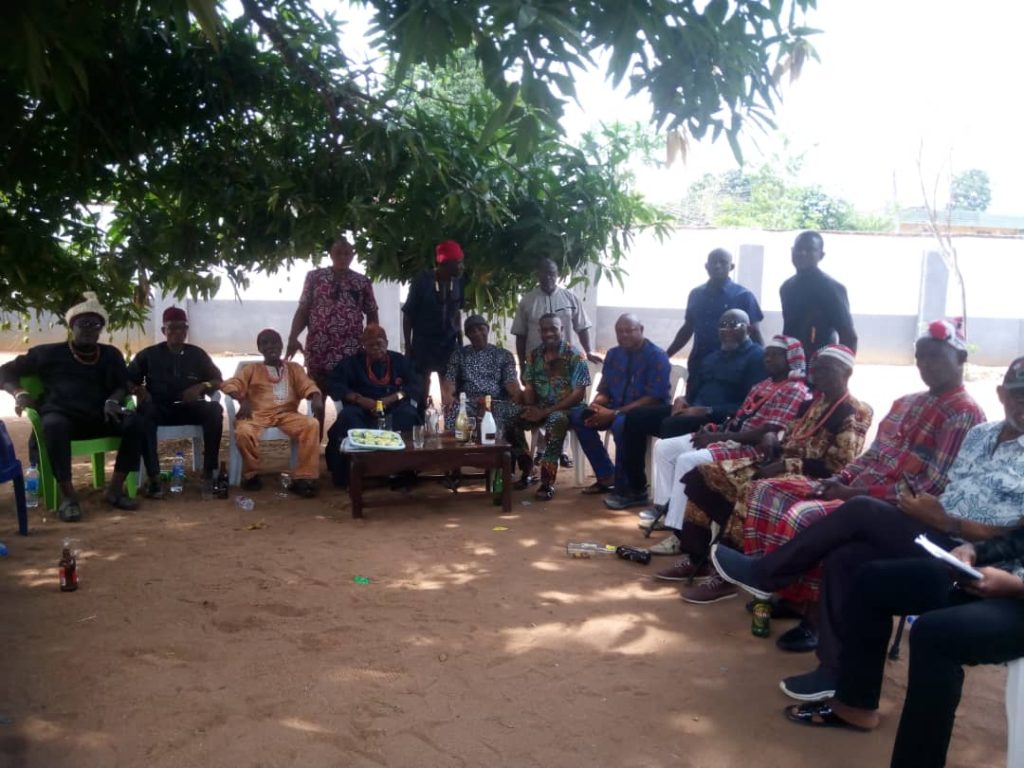Indigenes Of Umuakaliukwu Autonomous Community  Dissociate Self From Ezeship Presentation