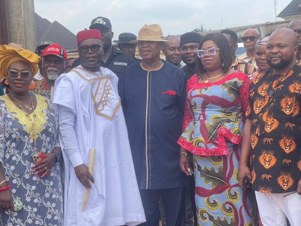 Obazu Mbieri Community Hosts Mbaitoli LGA Chairman, Nwanegwo